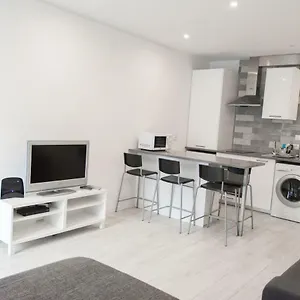https://cascais-family-studio.hotels-lisbon-portugal.com